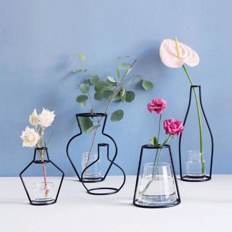 Retro Iron Line Flowers Vase