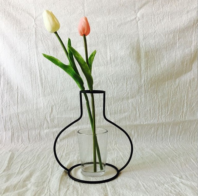 Retro Iron Line Flowers Vase